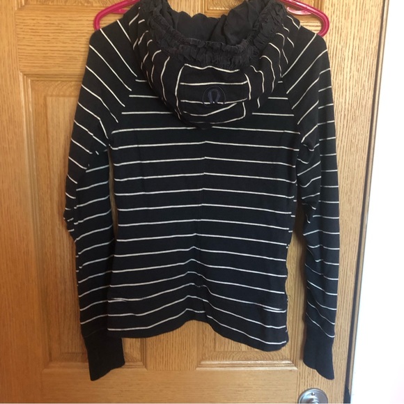 Lululemon Movement Jacket - Picture 2 of 7